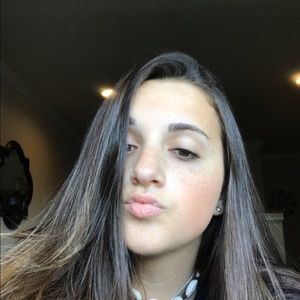 Meet your Posher, Hailey